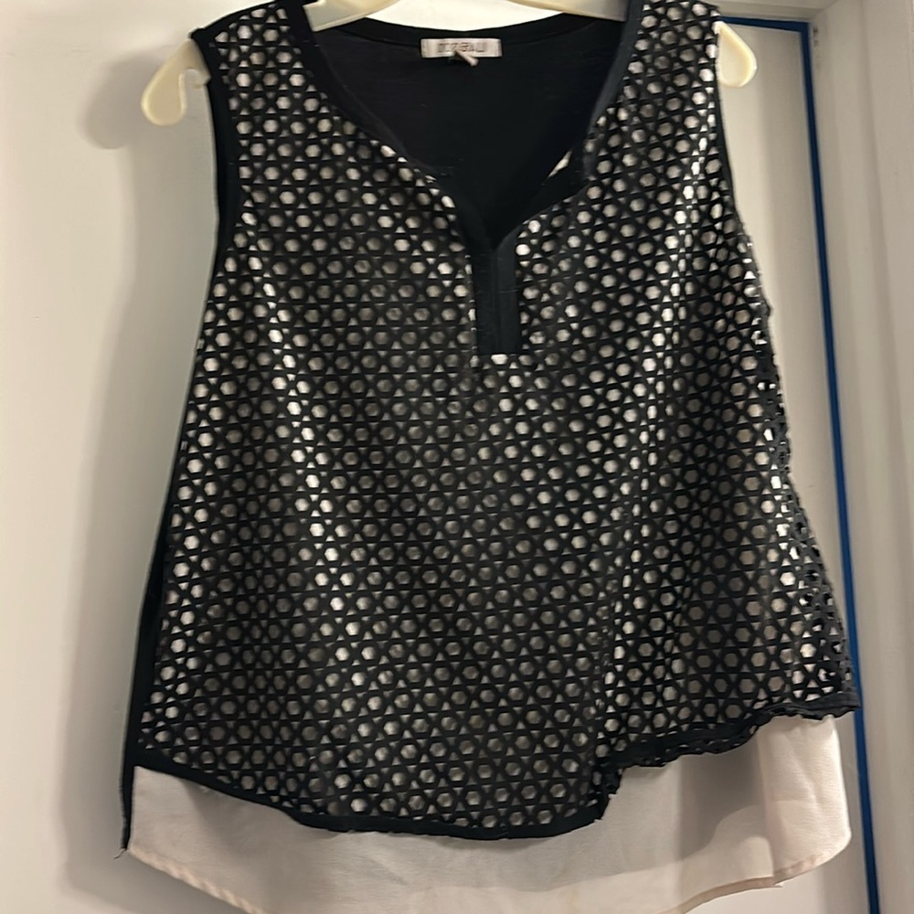 roz & Ali black and cream top size L